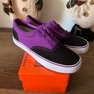 NEW BLACK/PURPLE WOMAN SNEAKERS